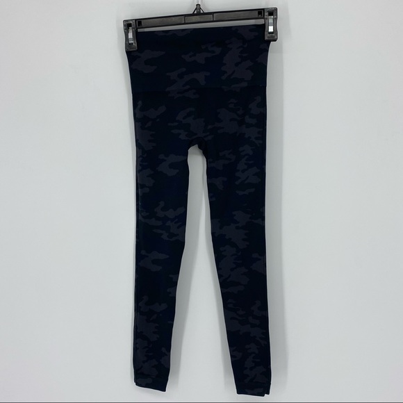 Spanx Look at Me Now Seamless Cropped Legging Size XS - Picture 4 of 6